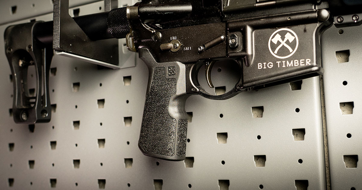 How to choose best ar grip
