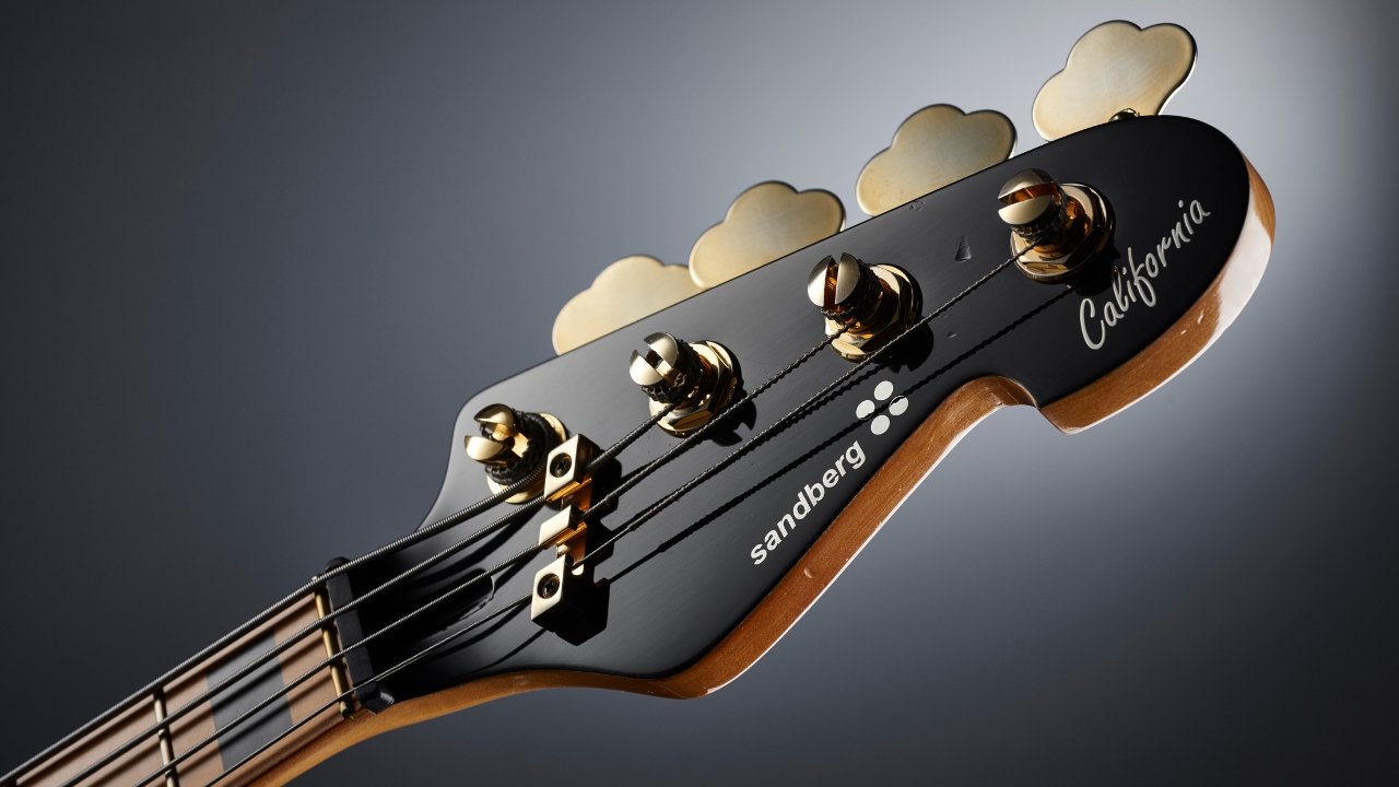 How to choose best beginner bass guitar