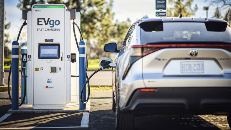 10 Best Charging Station (2026)