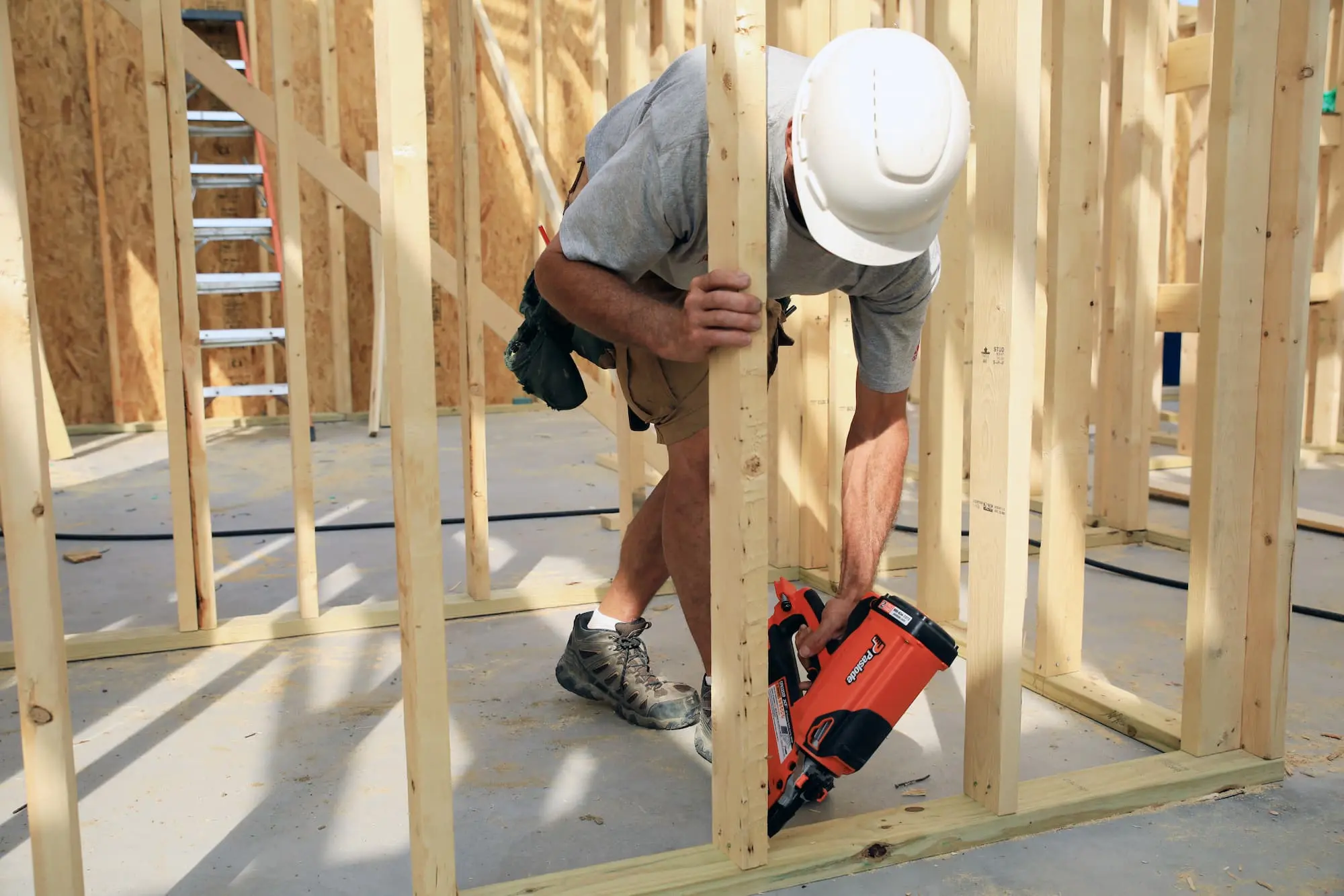 Best cordless nailers for construction