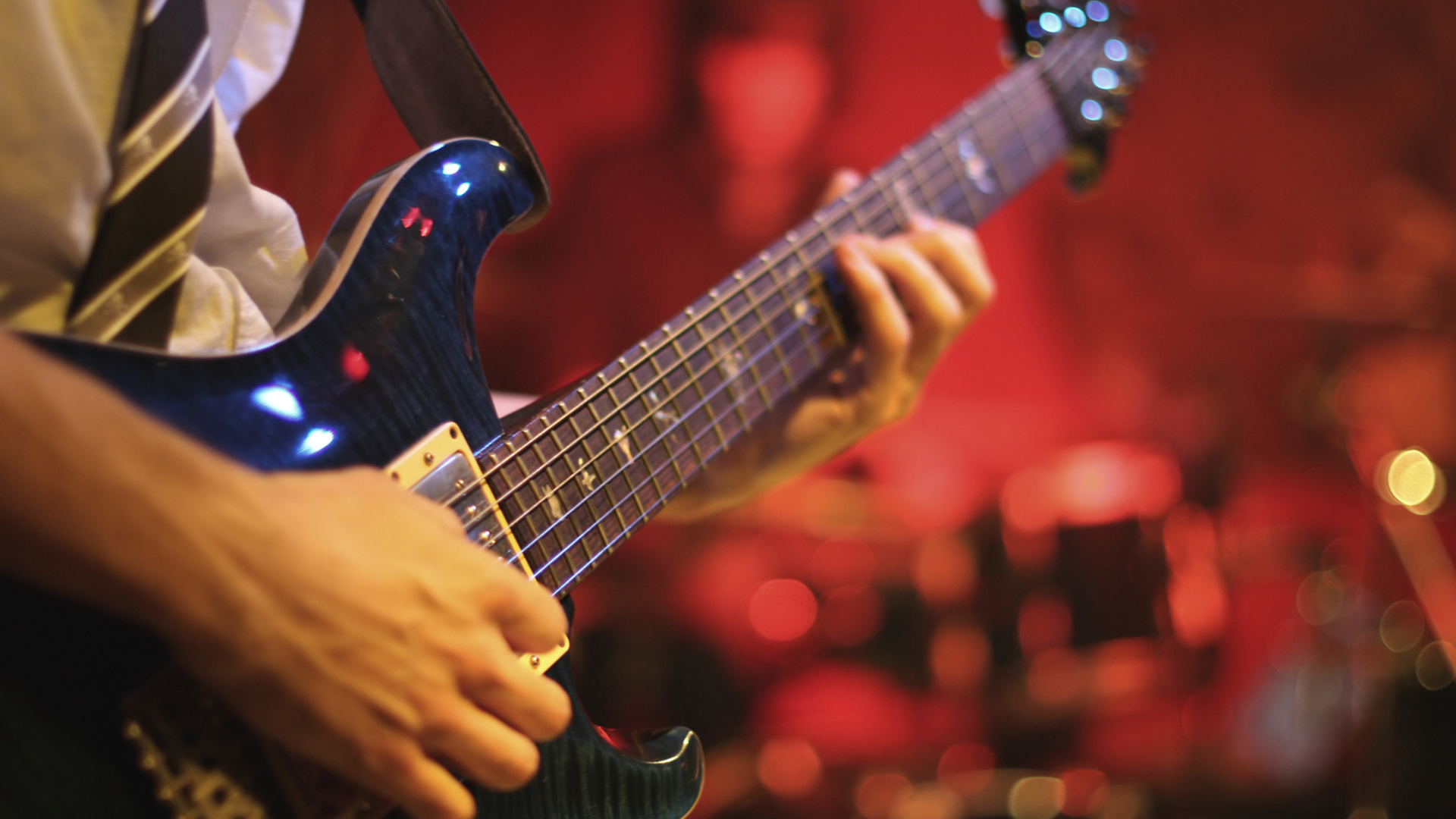 Best guitars for small hands
