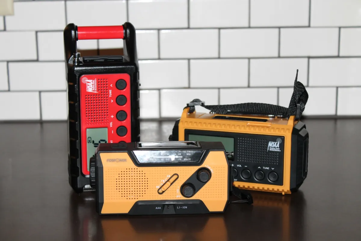 How to choose best hand crank emergency radio