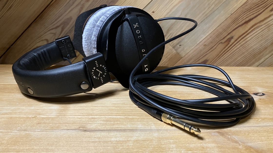 Best headphones under 200