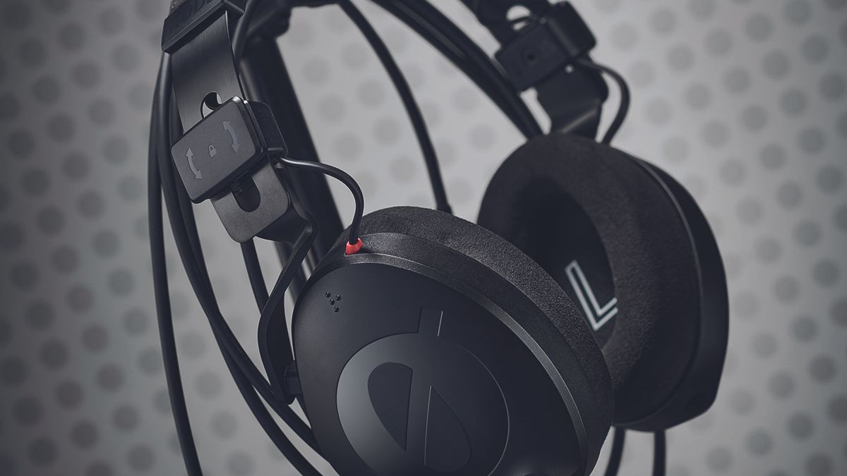 Best headphones under 200