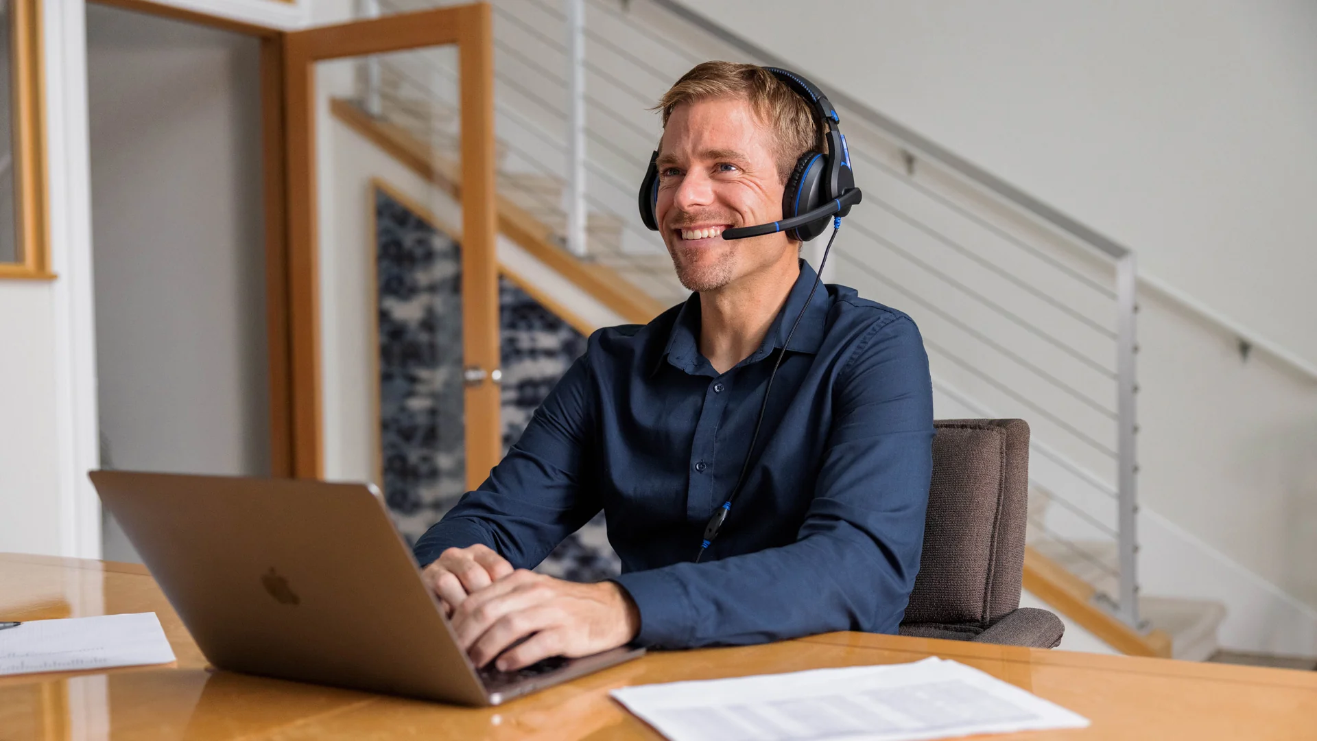 How to choose best headset for noisy office