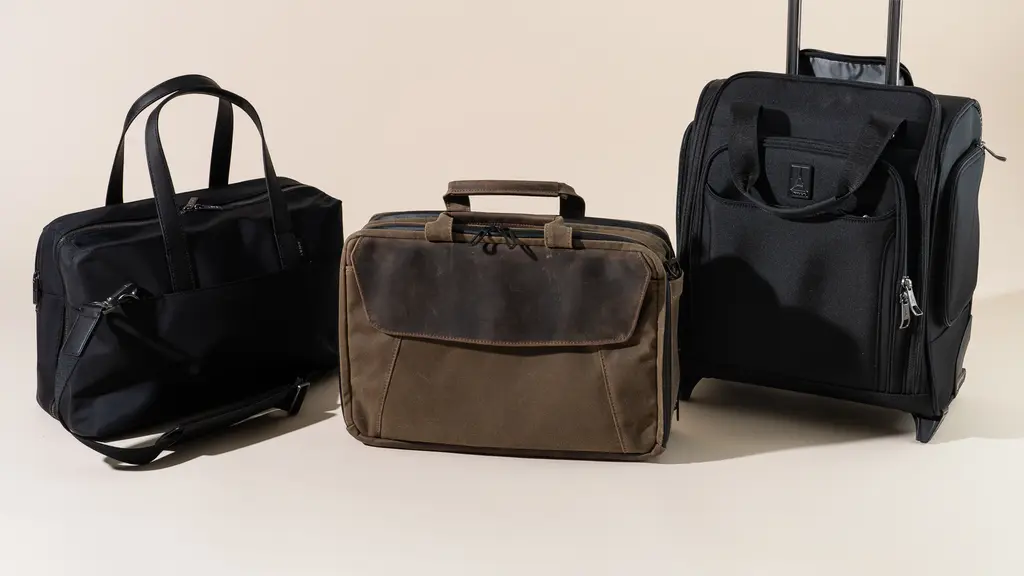 How to choose best luggage for airline travel