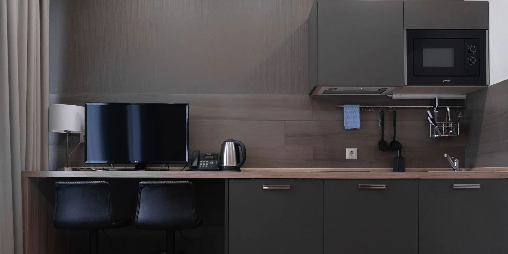 How to choose best small tv for kitchen
