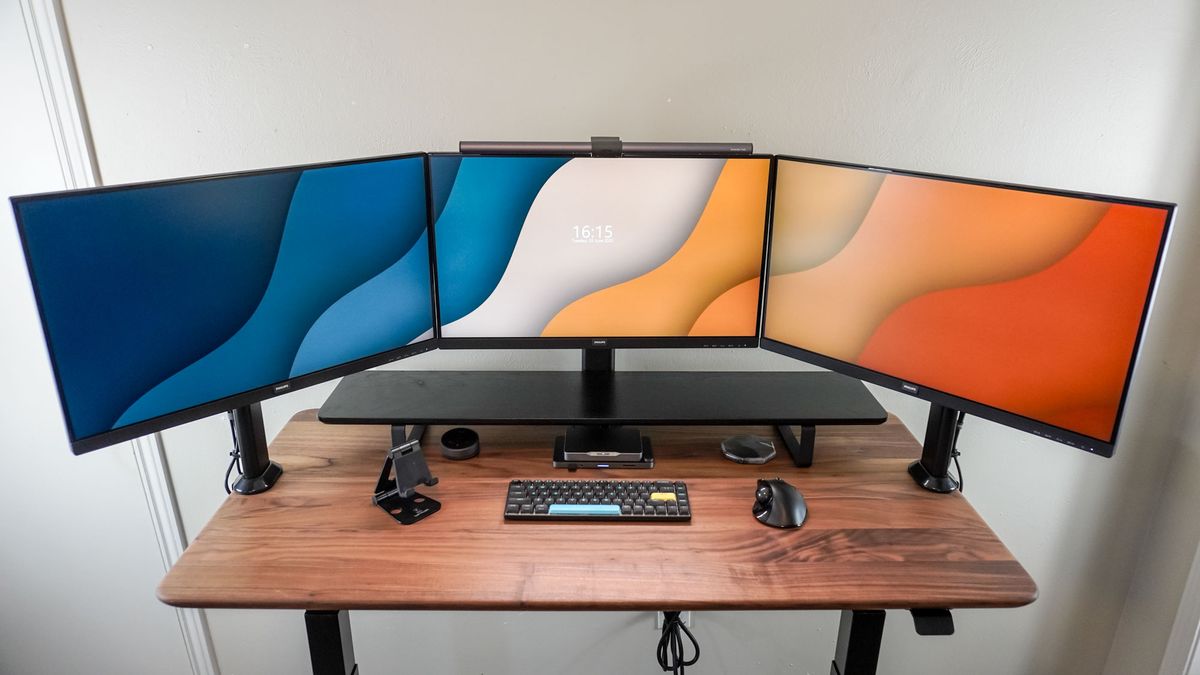 How to choose best triple monitor