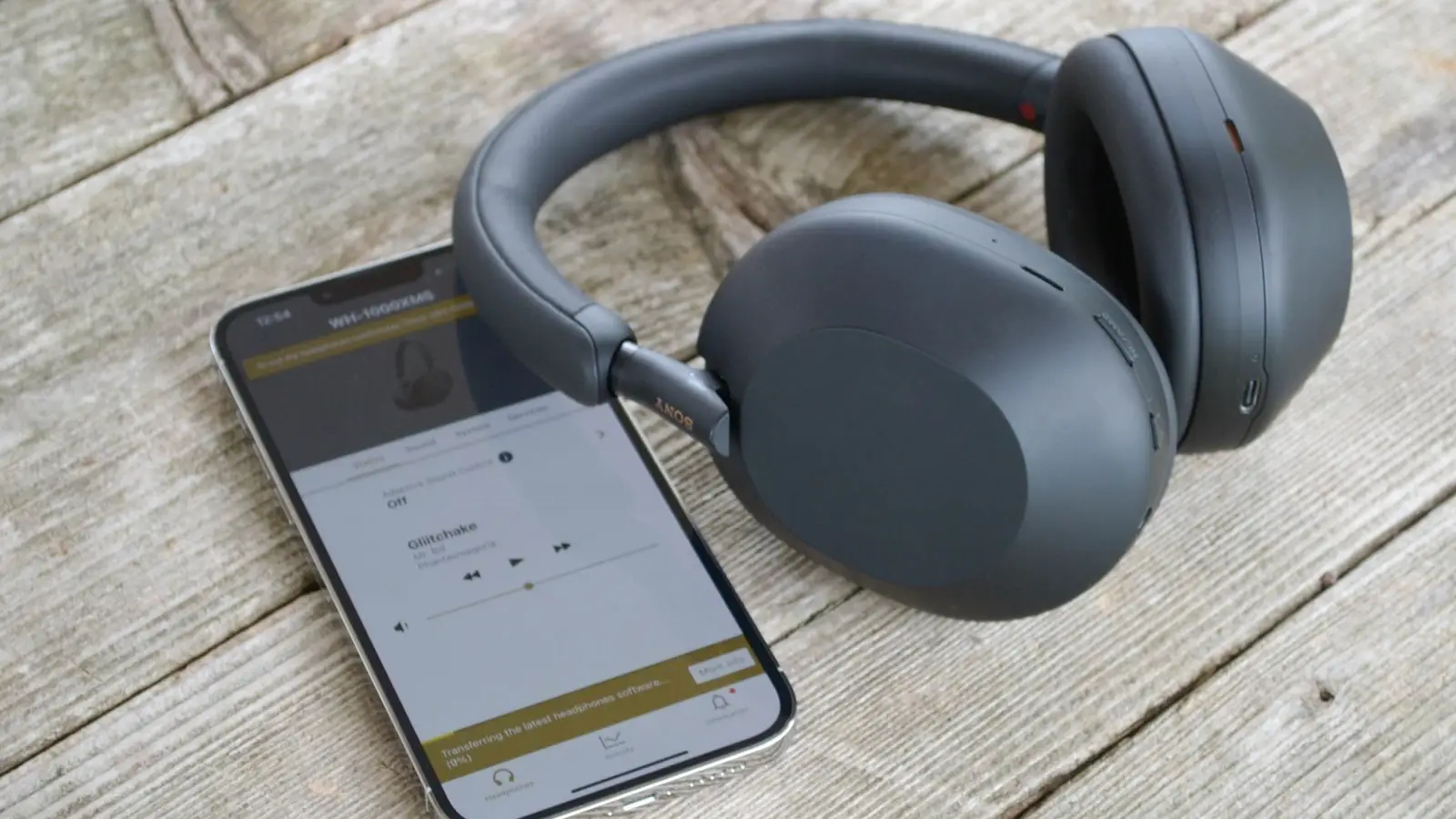 How to Choose Wireless Headphones for TV