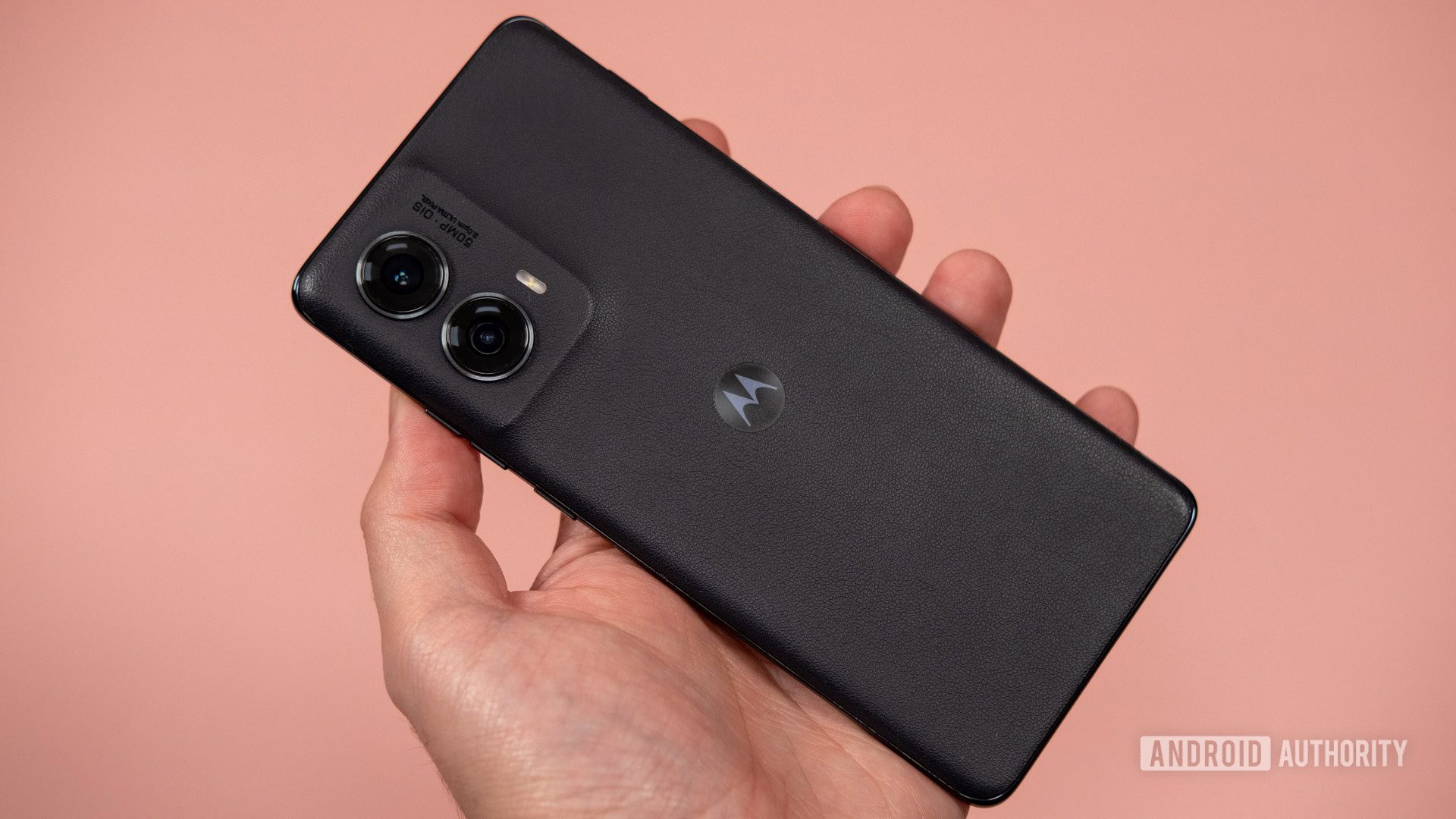 How to Tell If a Motorola Phone Is Right for You: does motorola still make phones