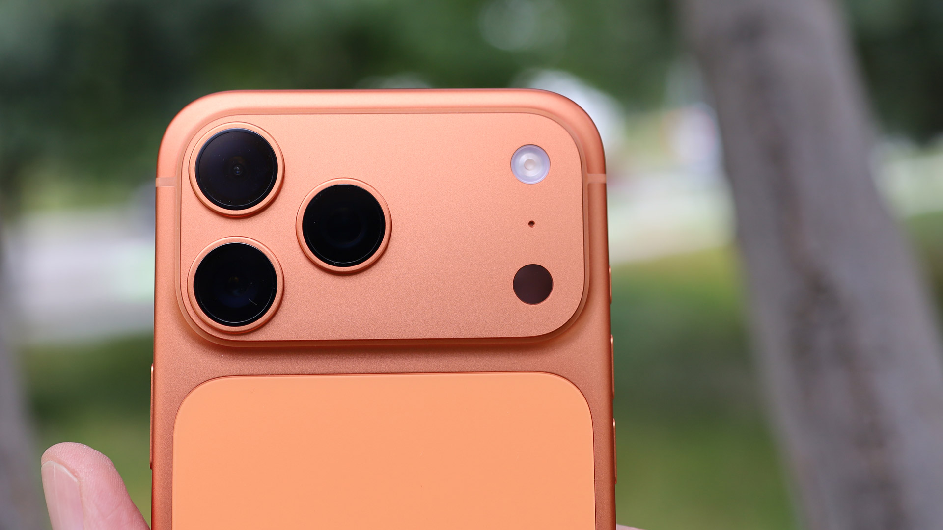 LiDAR Scanner and Night Mode: iphone 17 pro camera specs
